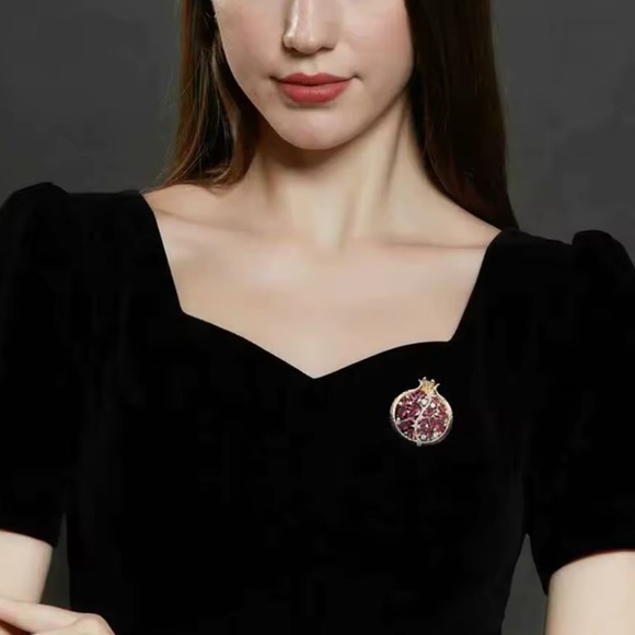 Pink Pomegranate Crystal Gold Brooch - Picture 7 of 10